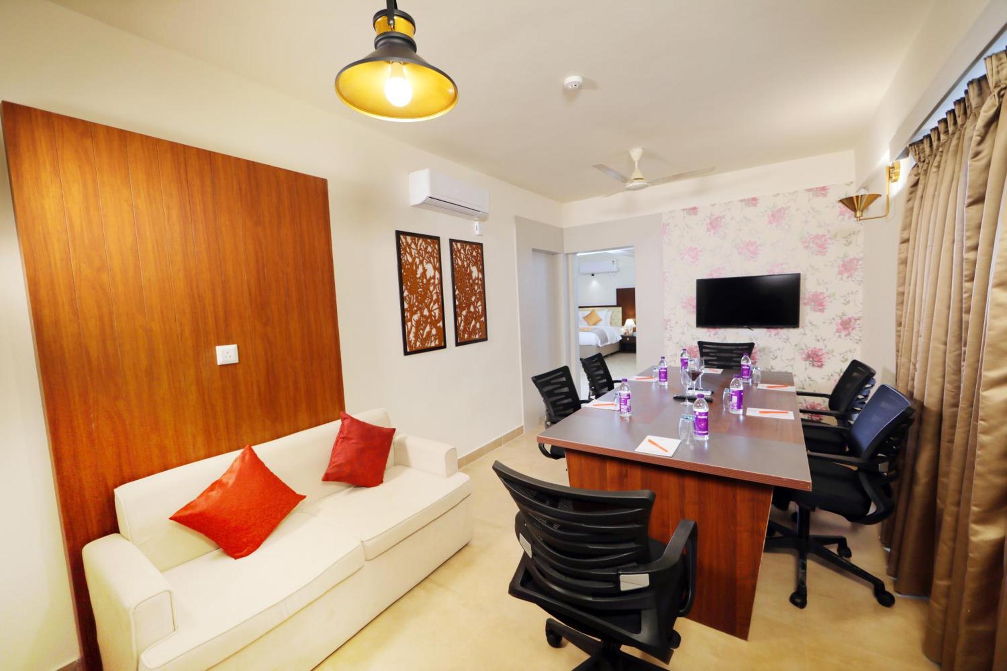 The Altruist Business Hotel Whitefield Bangalore Buitenkant foto